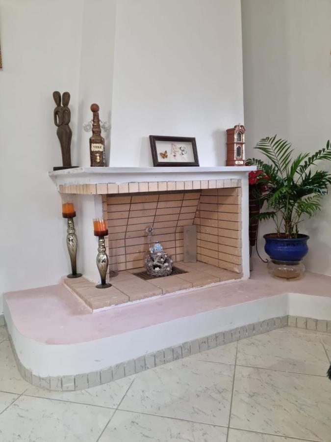 Lirika'S Airport House Apartment Artemida  Ngoại thất bức ảnh
