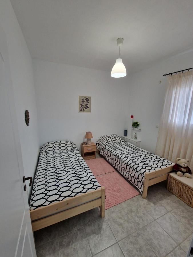 Lirika'S Airport House Apartment Artemida  Ngoại thất bức ảnh