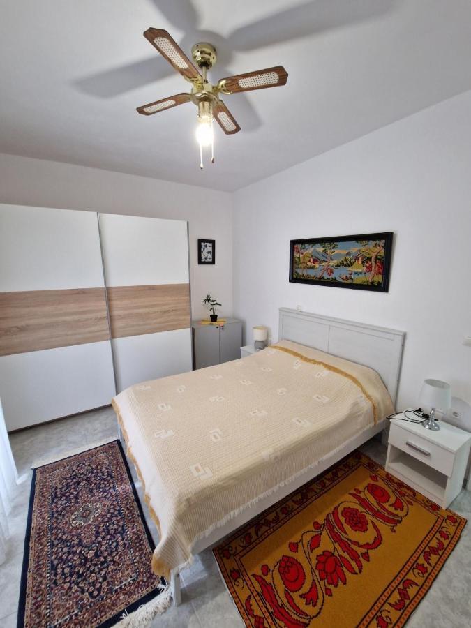 Lirika'S Airport House Apartment Artemida  Ngoại thất bức ảnh